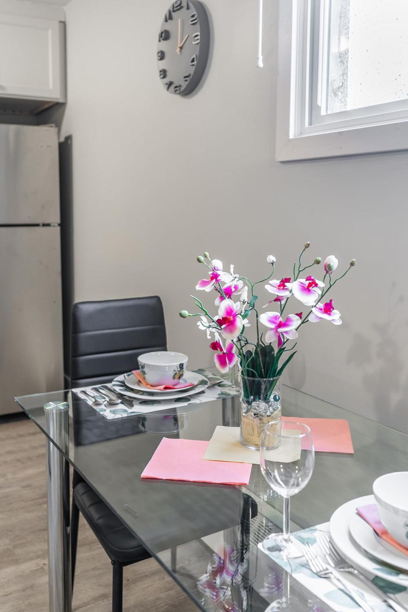 1Br Basement Condo - James Street ฮามิลตัน ภายนอก รูปภาพ