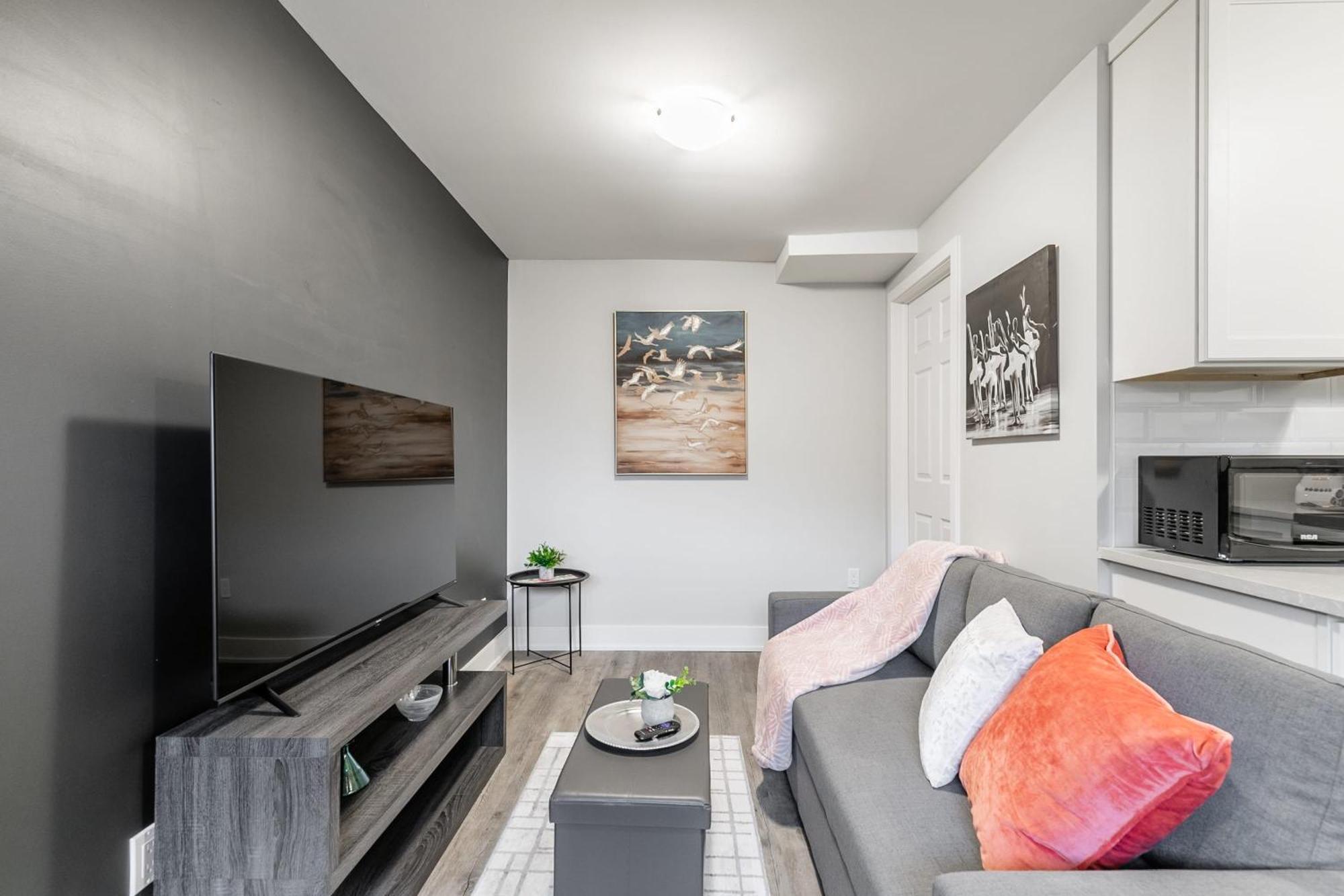 1Br Basement Condo - James Street ฮามิลตัน ภายนอก รูปภาพ